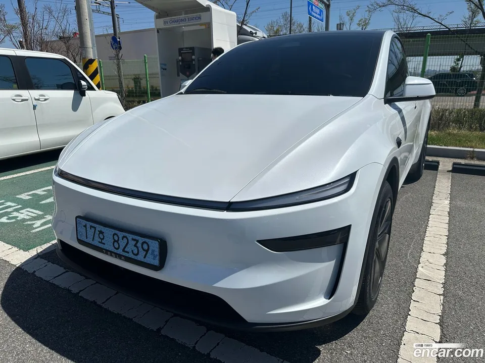 Tesla Model Y RWD 2026 — миниатюра 5