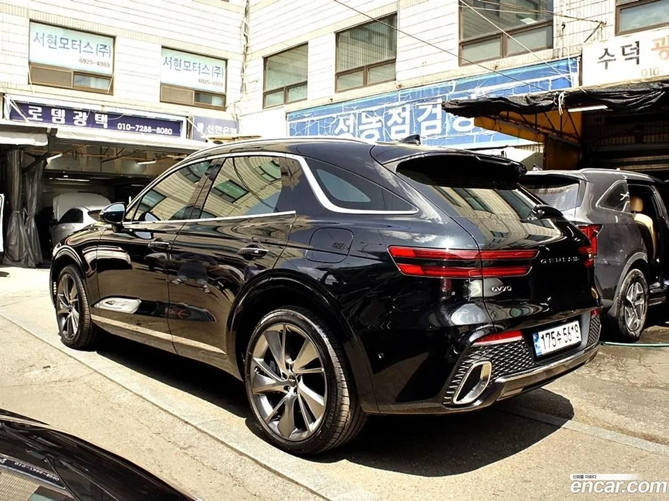 Genesis GV70 2.5T 2WD 2023 — миниатюра 3