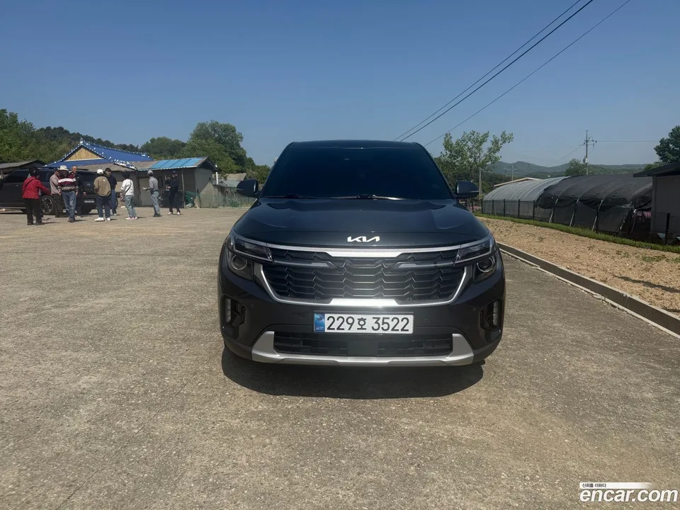 Kia Seltos 1.6 2WD 2024 — photo 1, buy with delivery to Moscow