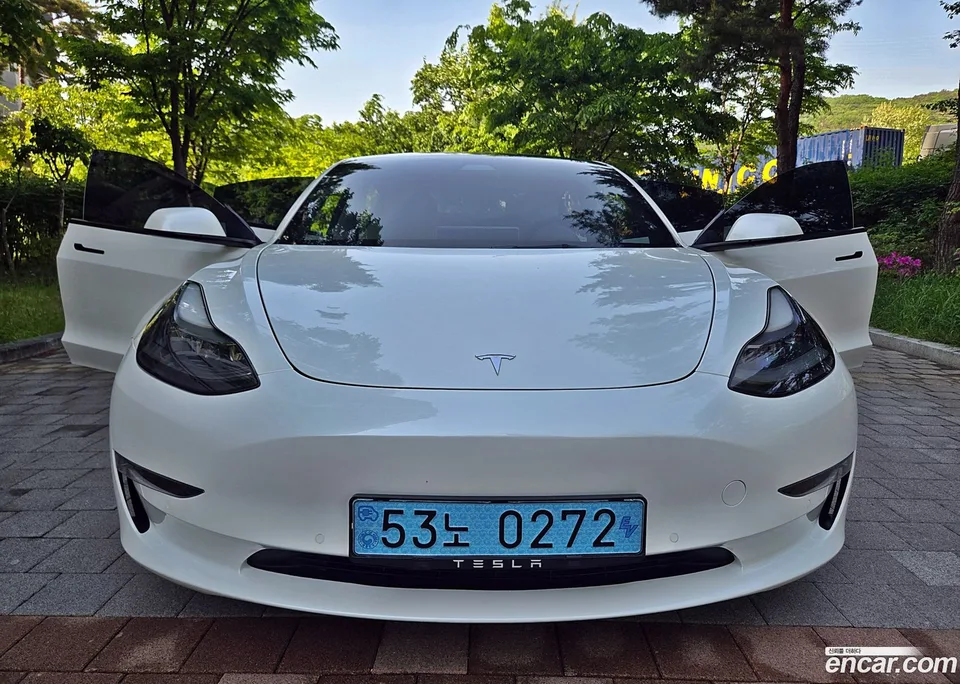 Tesla Model 3 AWD 2022 — миниатюра 3