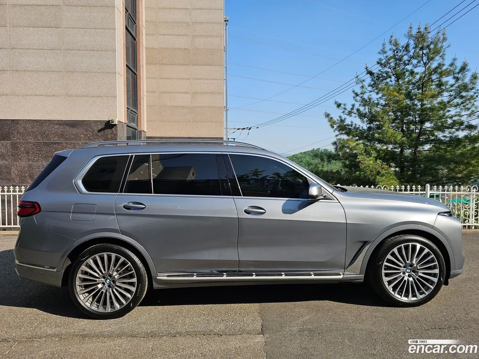 BMW X7 xDrive 40i 6 2025 — миниатюра 3