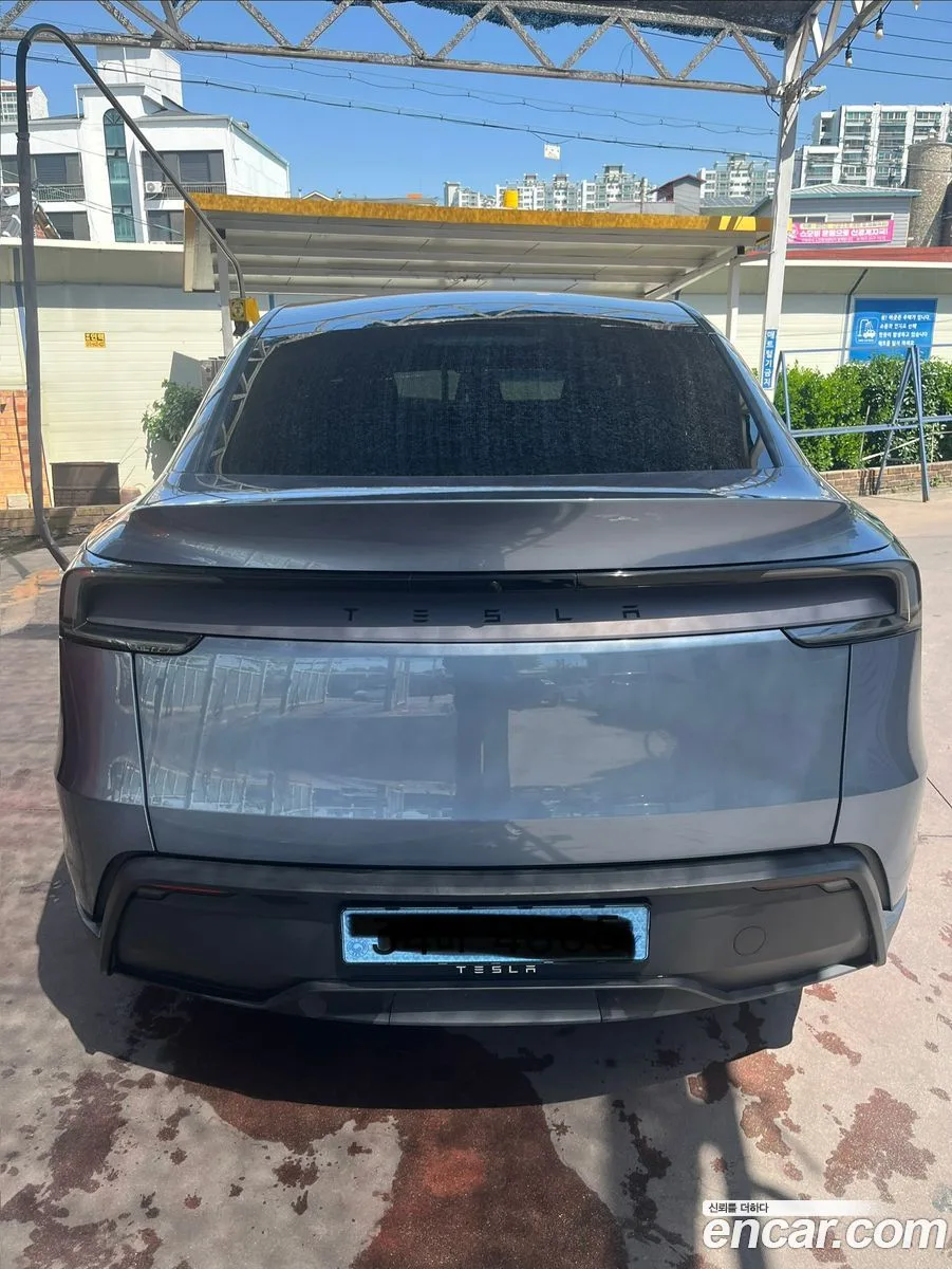 Tesla Model Y RWD 2025 — миниатюра 3