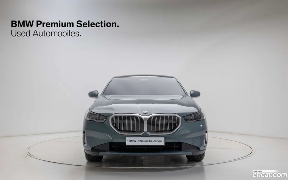 BMW 5 Series 520i 2025 — миниатюра 3