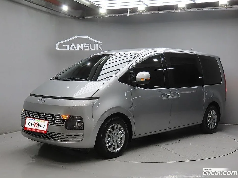 Hyundai Staria 9 2024 — фото 1, купить с доставкой в Москву