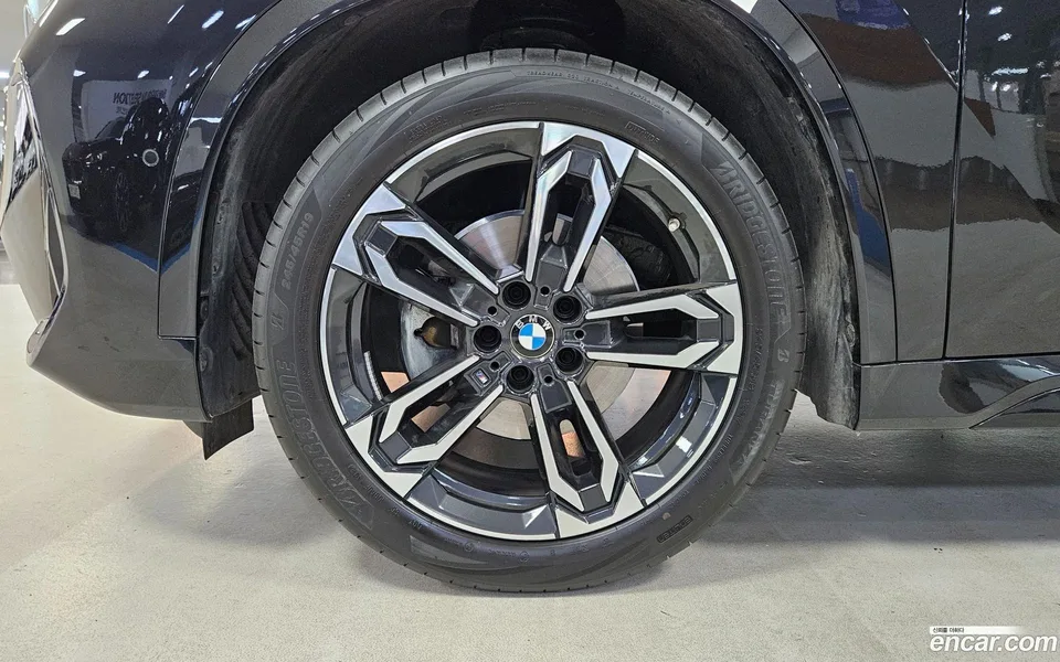 BMW X1 xDrive 20i M 2025 — миниатюра 2