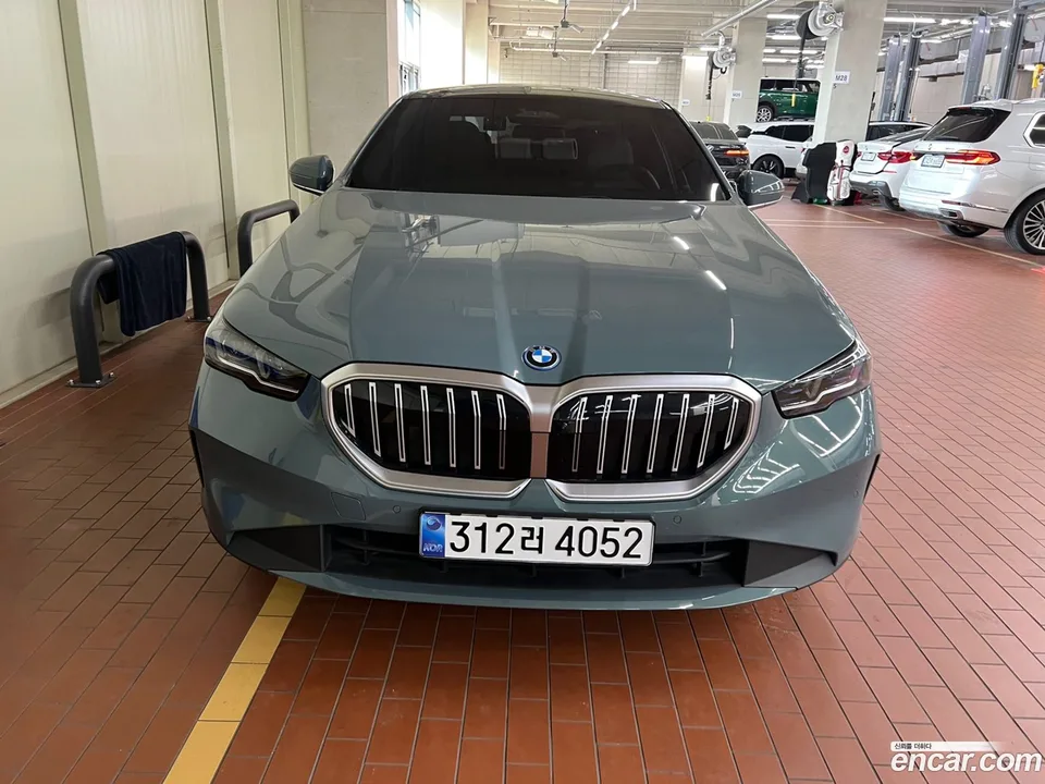 BMW 5 Series 2025