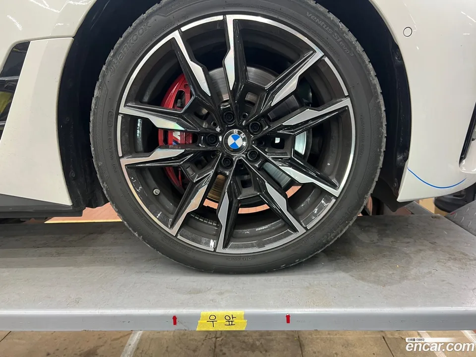 BMW i4 M50 2025 — миниатюра 3
