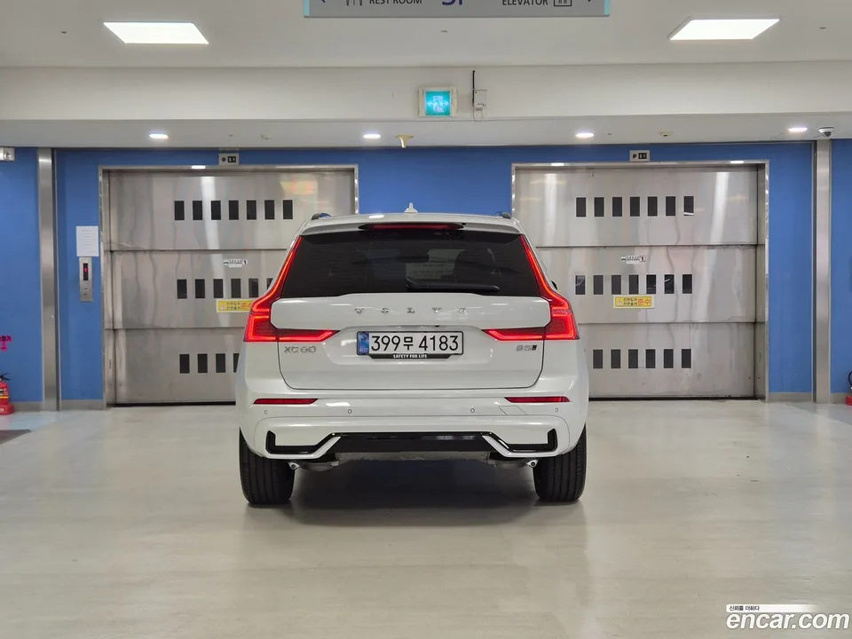 Volvo XC60 B5 2025 — миниатюра 4