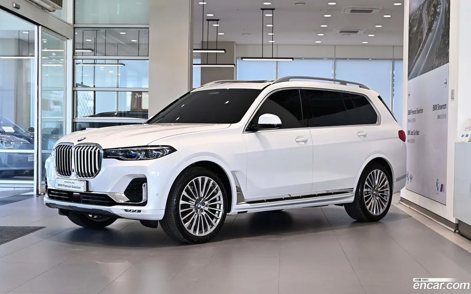 BMW X7 xDrive 40i 6 2022 — фото 1, купить с доставкой в Москву