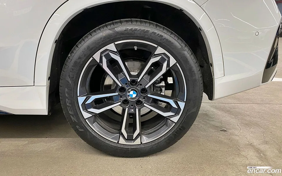 BMW X1 xDrive 20i M 2025 — миниатюра 5