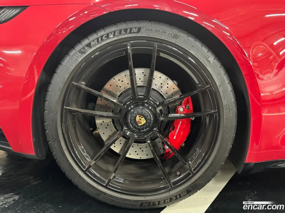 Porsche 911 (992) 4 GTS 2023 — миниатюра 2