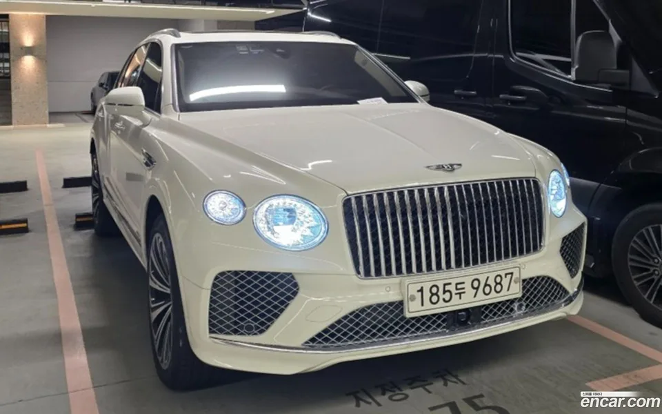 Bentley Bentayga 4.0 V8 2024 — фото 1, купить с доставкой в Москву
