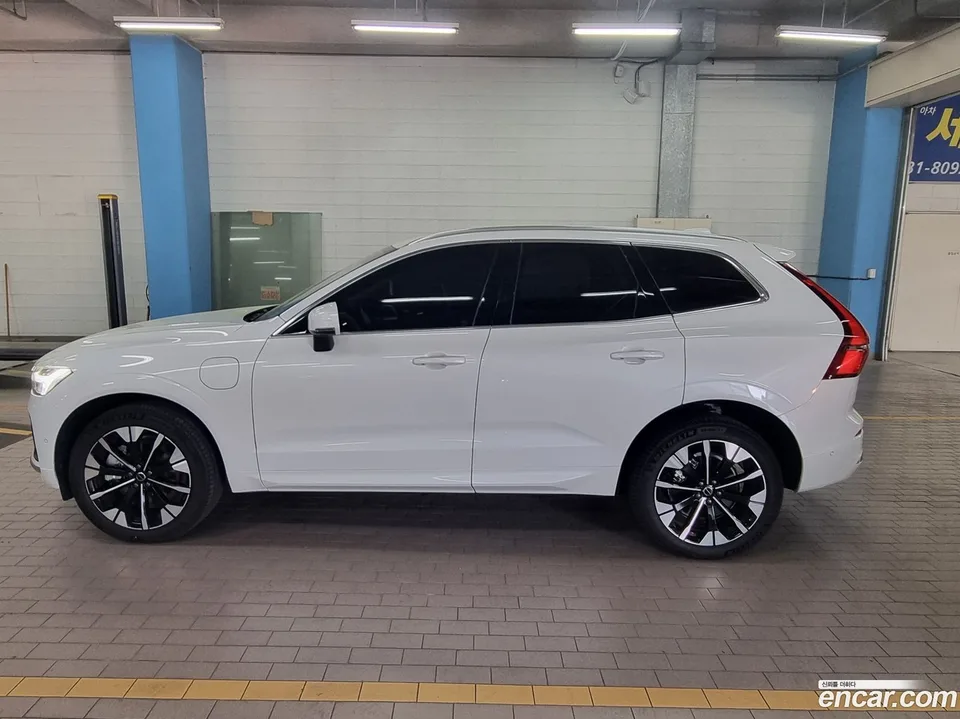 Volvo XC60 T8 2025 — миниатюра 5