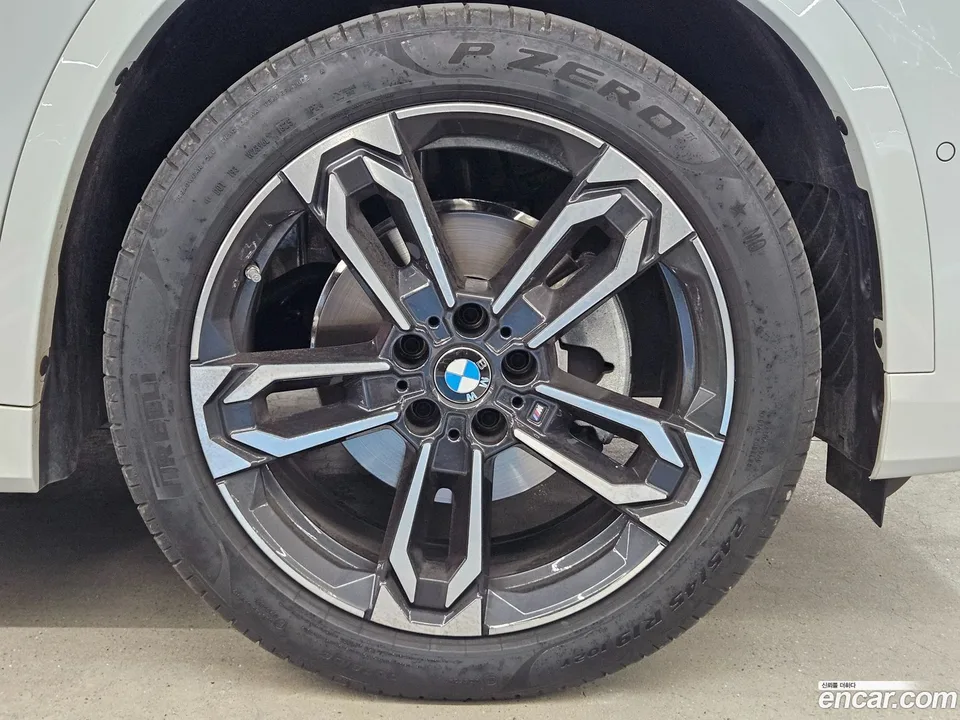 BMW X1 xDrive 20i M 2025 — миниатюра 2