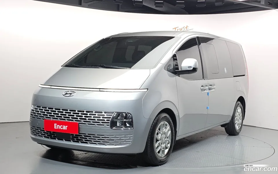 Hyundai Staria 5 2024 — фото 1, купить с доставкой в Москву