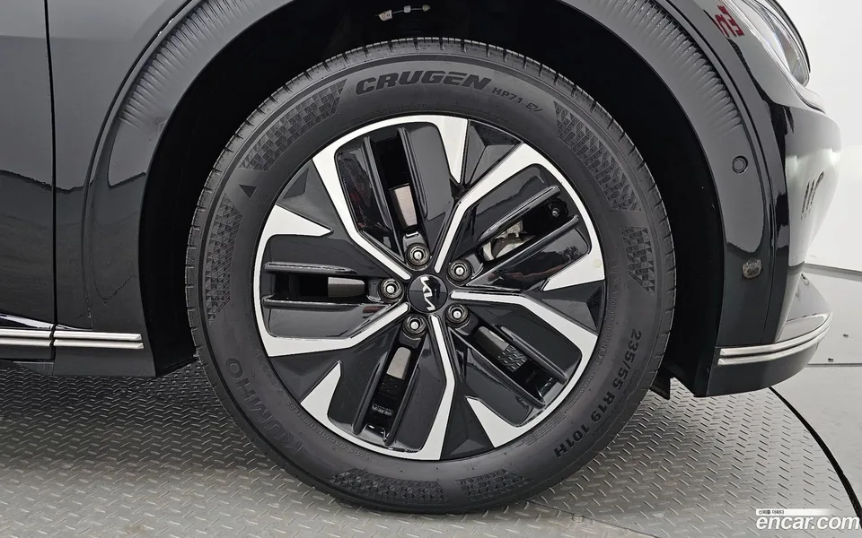 Kia EV6 2023 — миниатюра 5