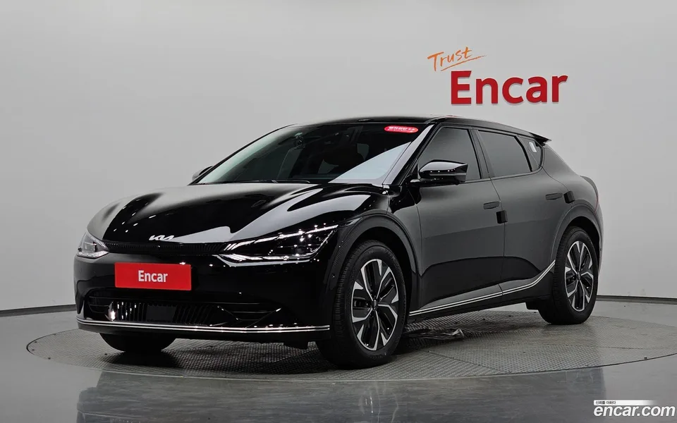 Kia EV6 2023 — фото 1, купить с доставкой в Москву