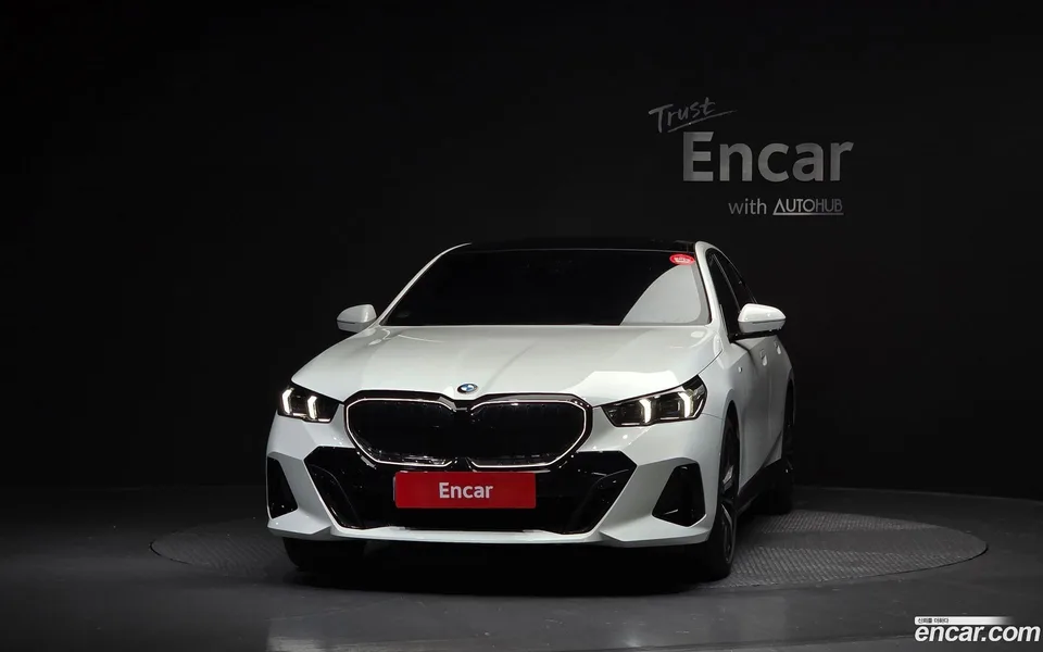 BMW 5 Series 530i xDrive M 2025 — миниатюра 3