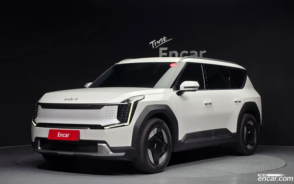 Kia EV9 4WD 2023 — фото 1, купить с доставкой в Москву