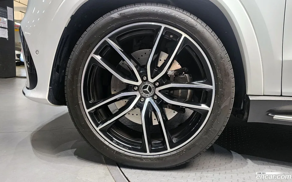 Mercedes-Benz GLS-Class GLS580 4MATIC 2024 — миниатюра 2