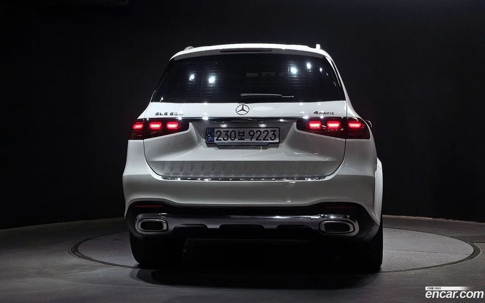 Mercedes-Benz GLS-Class GLS580 4MATIC 2024 — миниатюра 4
