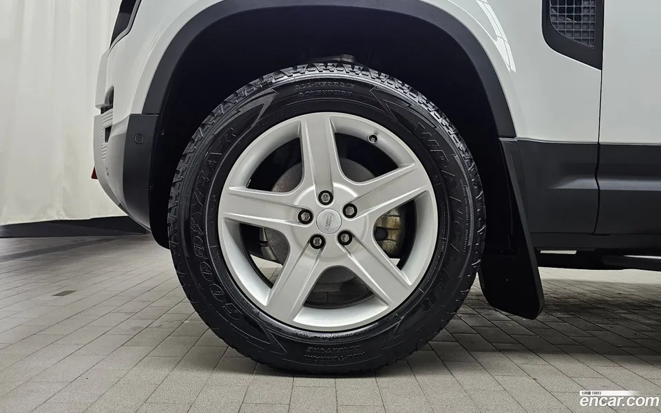 Land Rover Defender 90 D250 SE 2023 — миниатюра 5