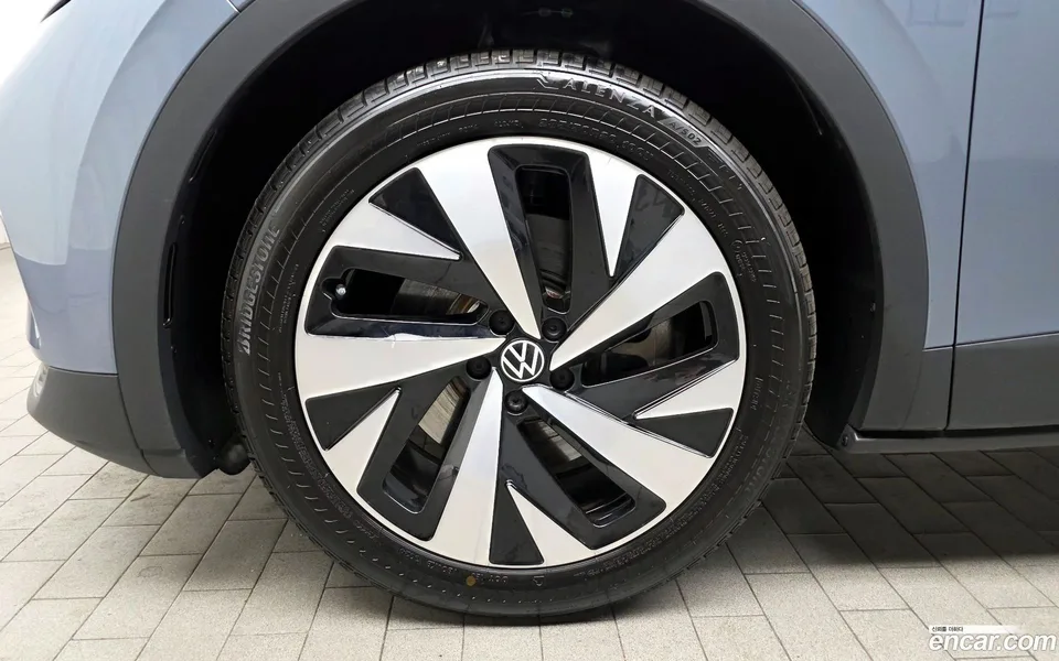 Volkswagen ID.4 2023 — миниатюра 2