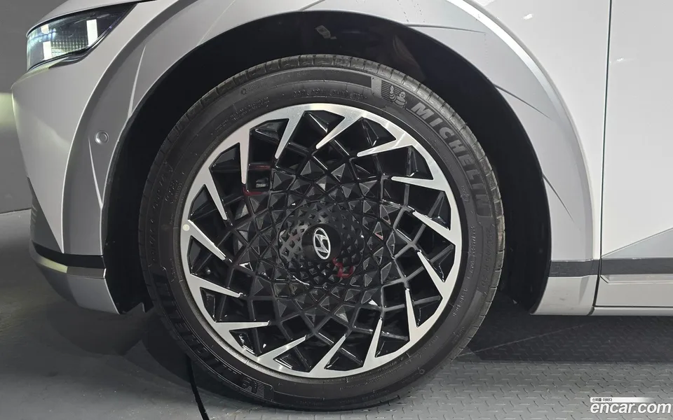 Hyundai Ioniq 5 2023 — миниатюра 2