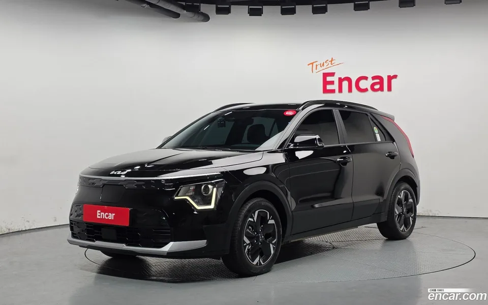 Kia Niro EV 2023 — фото 1, купить с доставкой в Москву