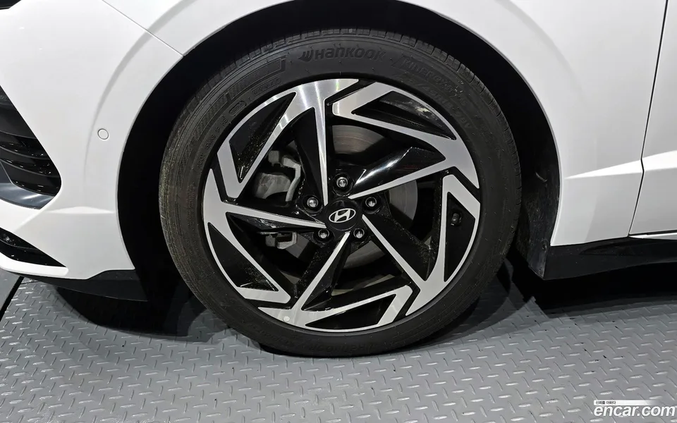 Hyundai Sonata The Edge Hybrid 2023 — миниатюра 2