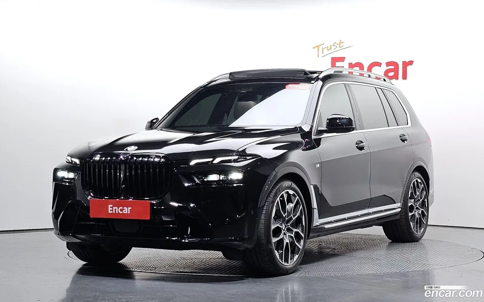 BMW X7 xDrive 40i M 7 2025 — фото 1, купить с доставкой в Москву