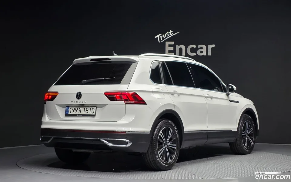 Volkswagen Tiguan 2.0 TDI 2022 — фото 1, купить с доставкой в Москву