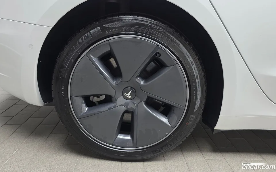 Tesla Model 3 AWD 2022 — миниатюра 5