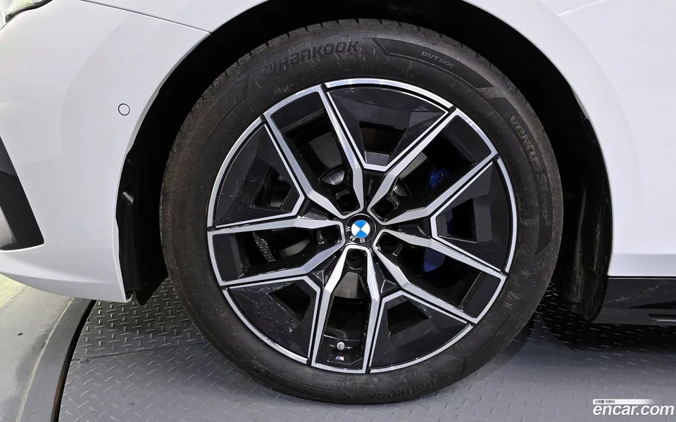 BMW 5 Series 520i M 2025 — миниатюра 5