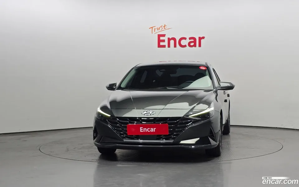 Hyundai Avante Hybrid 2023 — миниатюра 3