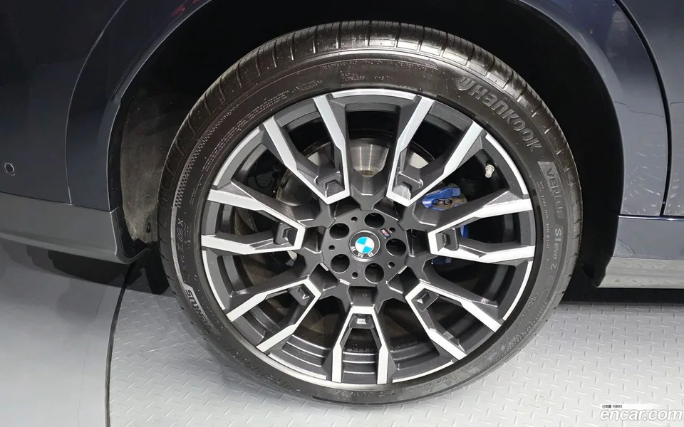 BMW X6 xDrive40i M 2025 — миниатюра 2