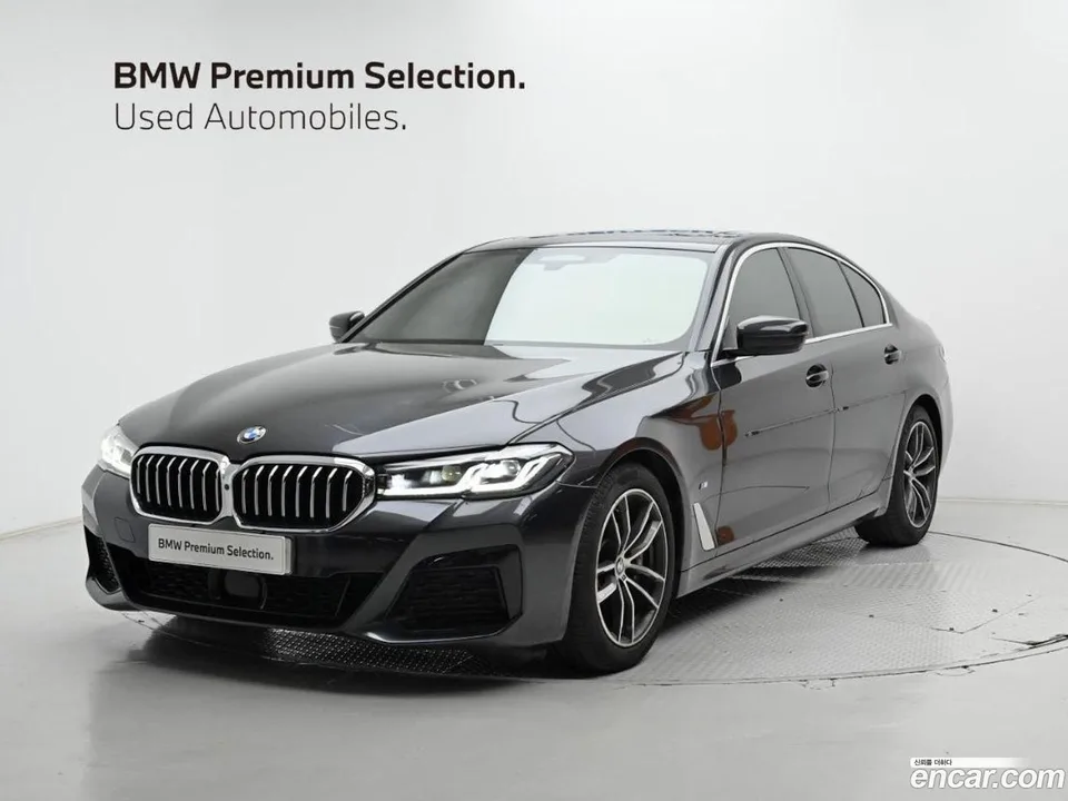 BMW 5 Series 520i M 2023 — фото 1, купить с доставкой в Москву
