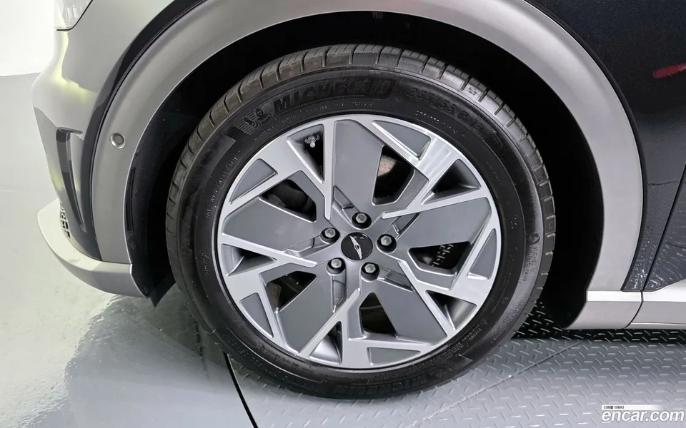 Genesis GV60 2022 — миниатюра 2