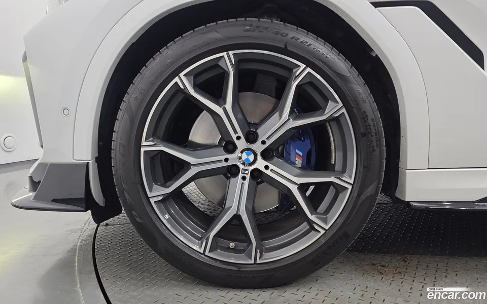 BMW X6 xDrive40i M 2023 — миниатюра 5