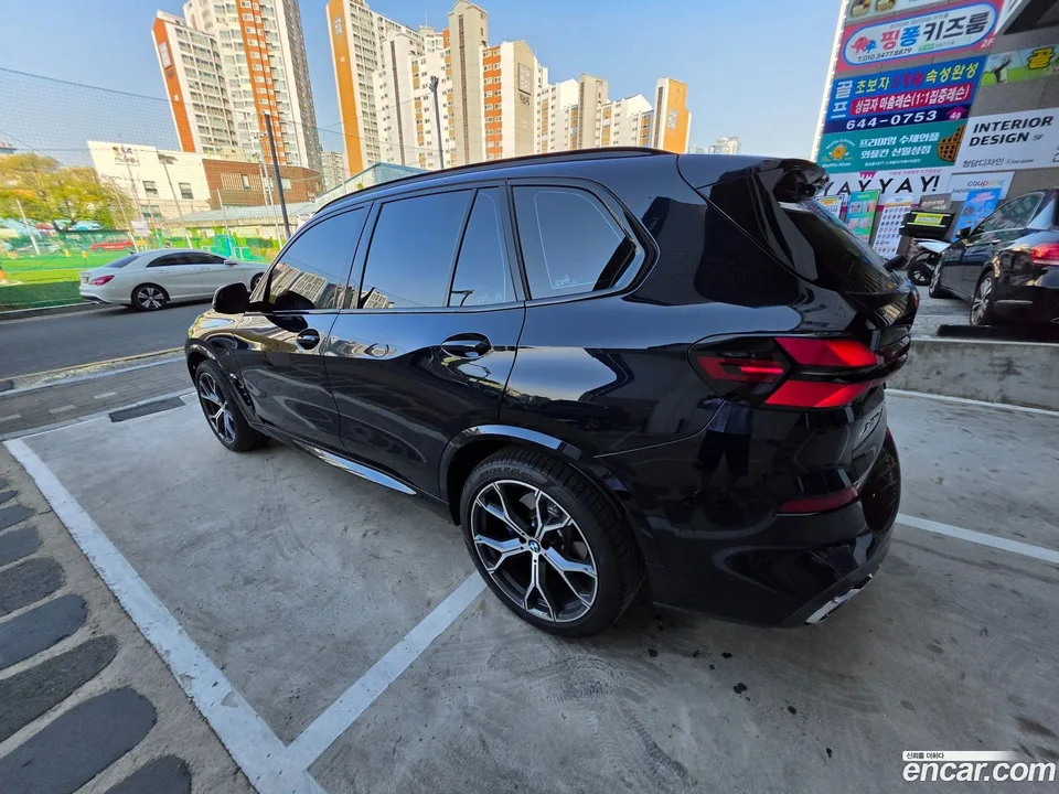 BMW X5 xDrive 40i M 2025 — миниатюра 2