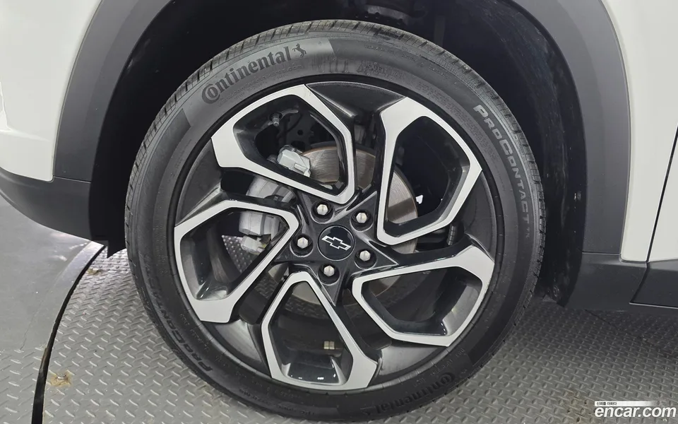 Chevrolet Trax Crossover 1.2 RS 2023 — миниатюра 2