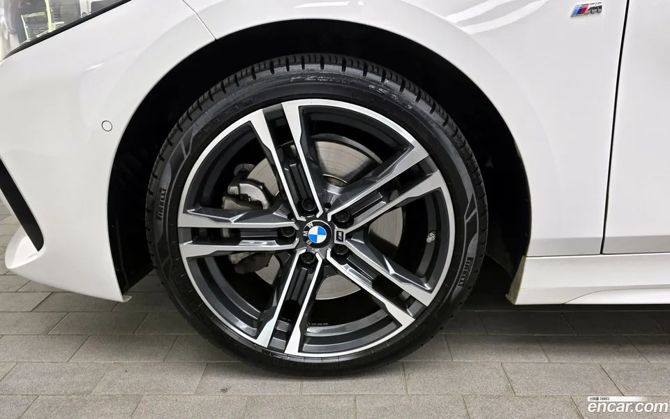 BMW 1 Series 120i M 2022 — миниатюра 2