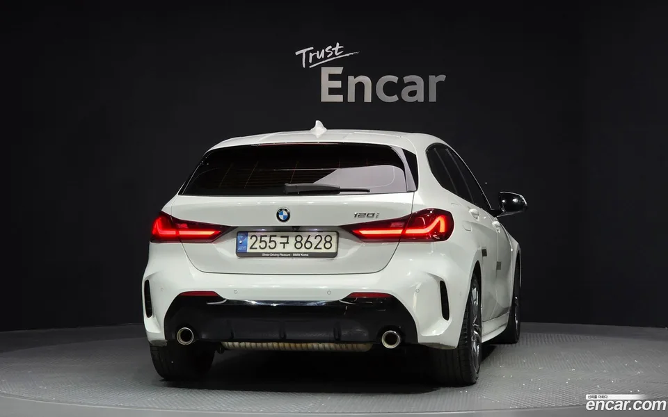 BMW 1 Series 120i M 2022 — миниатюра 4