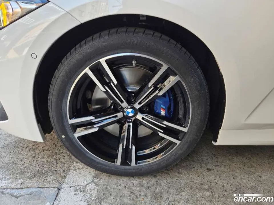 BMW 3 Series 320i M 2026 — миниатюра 5