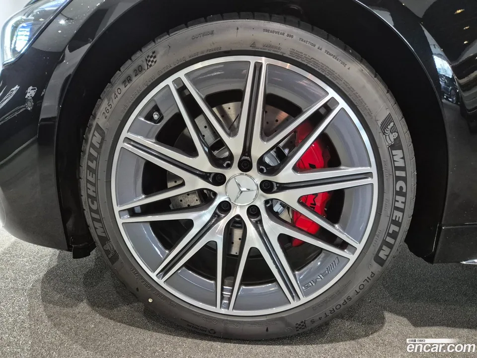 Mercedes-Benz AMG GT 4 43 4MATIC+ 2025 — миниатюра 2