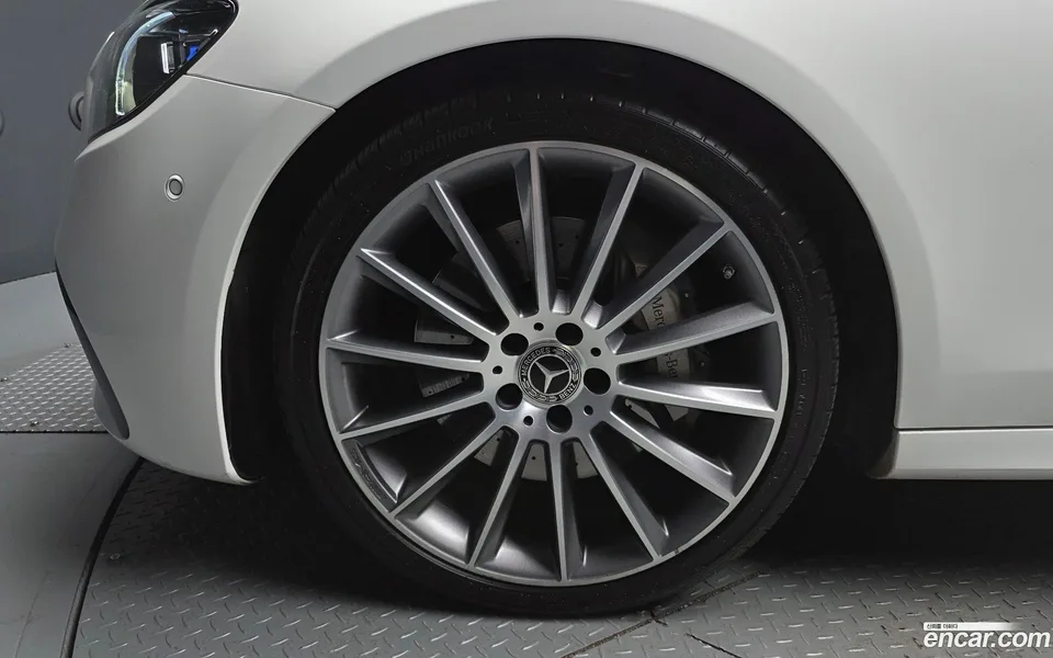 Mercedes-Benz E-Class E350 4MATIC AMG Line 2022 — миниатюра 2