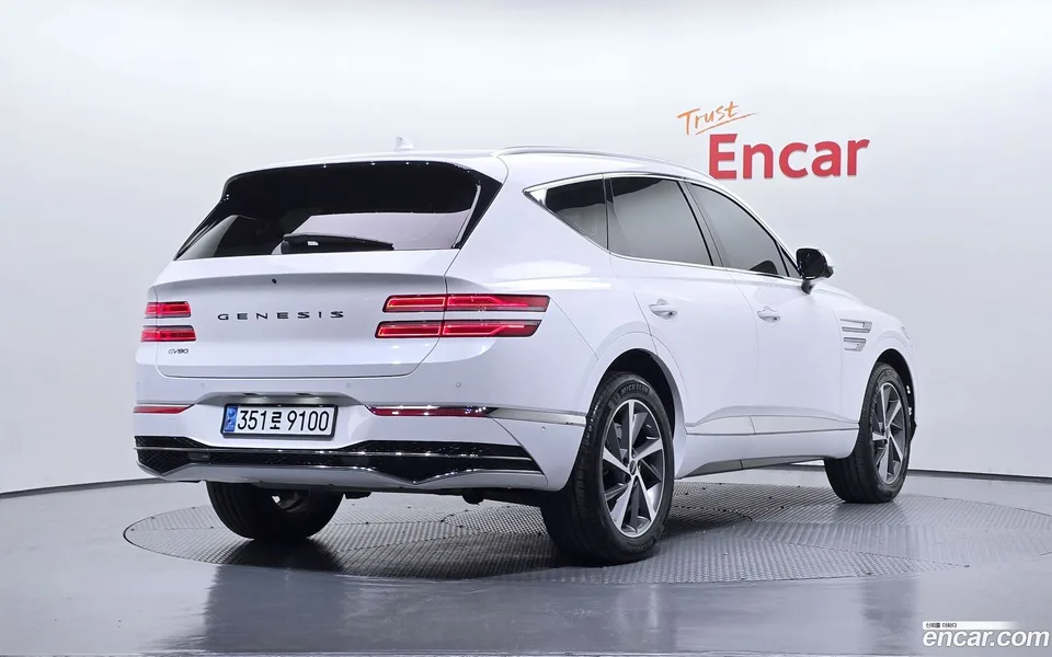 Genesis GV80 2.5T 2WD 2024 — фото 1, купить с доставкой в Москву