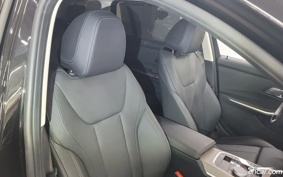 BMW 3 Series 320i 2025 — миниатюра 5