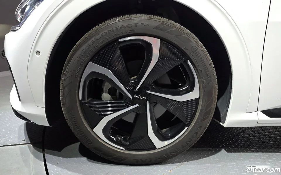 Kia EV6 4WD 2023 — миниатюра 5