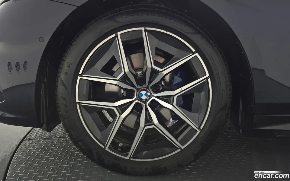 BMW 5 Series 523d M 2025 — миниатюра 5